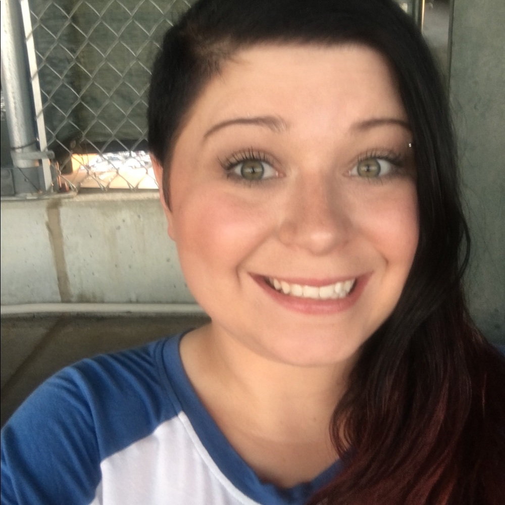 Meet your Posher, Leanna